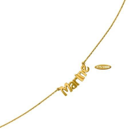 Collier en or avec prénom découpé