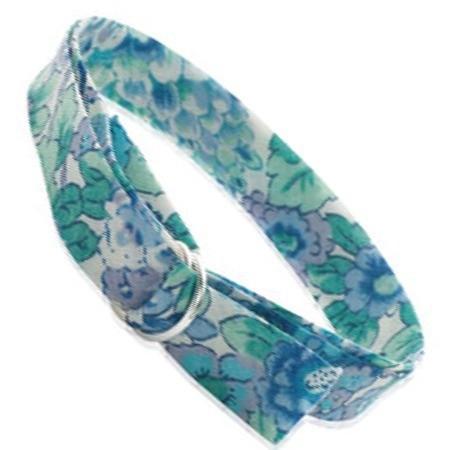 Bracelet en argent et tissu imprimé.