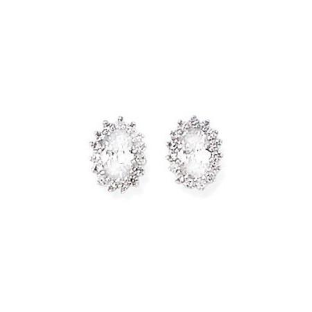 Clous d'oreilles en argent et oxyde de zirconium.