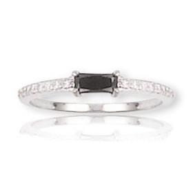 Bague en argent et oxyde de zirconium.