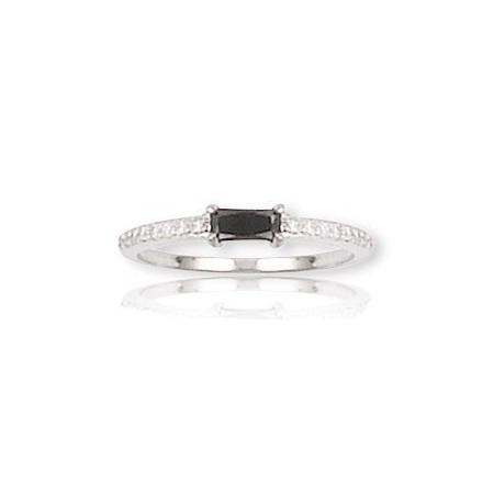 Bague en argent et oxyde de zirconium noir.