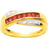 Bague or jaune avec rubis de 0,56 ct et diamants.