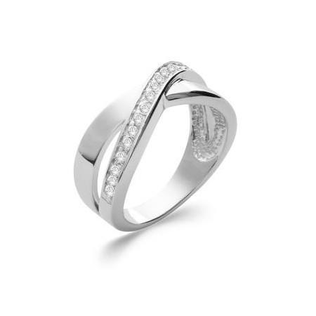 Bague en argent et oxydes de zirconium