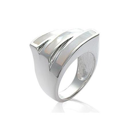 Bague en argent avec nacre