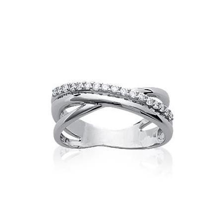 Bague en argent et oxydes de zirconium.