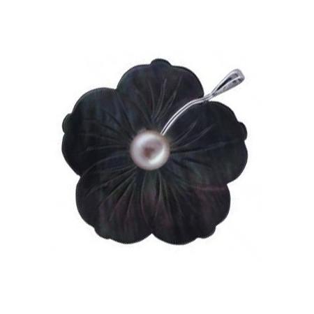 Pendentif fleur de nacre noire